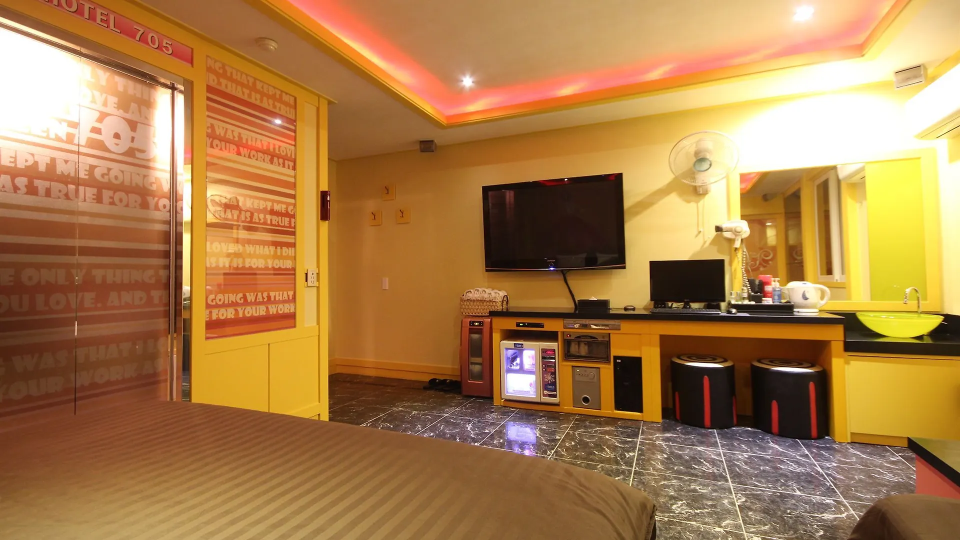 Hotel 2Ne1 Busan
