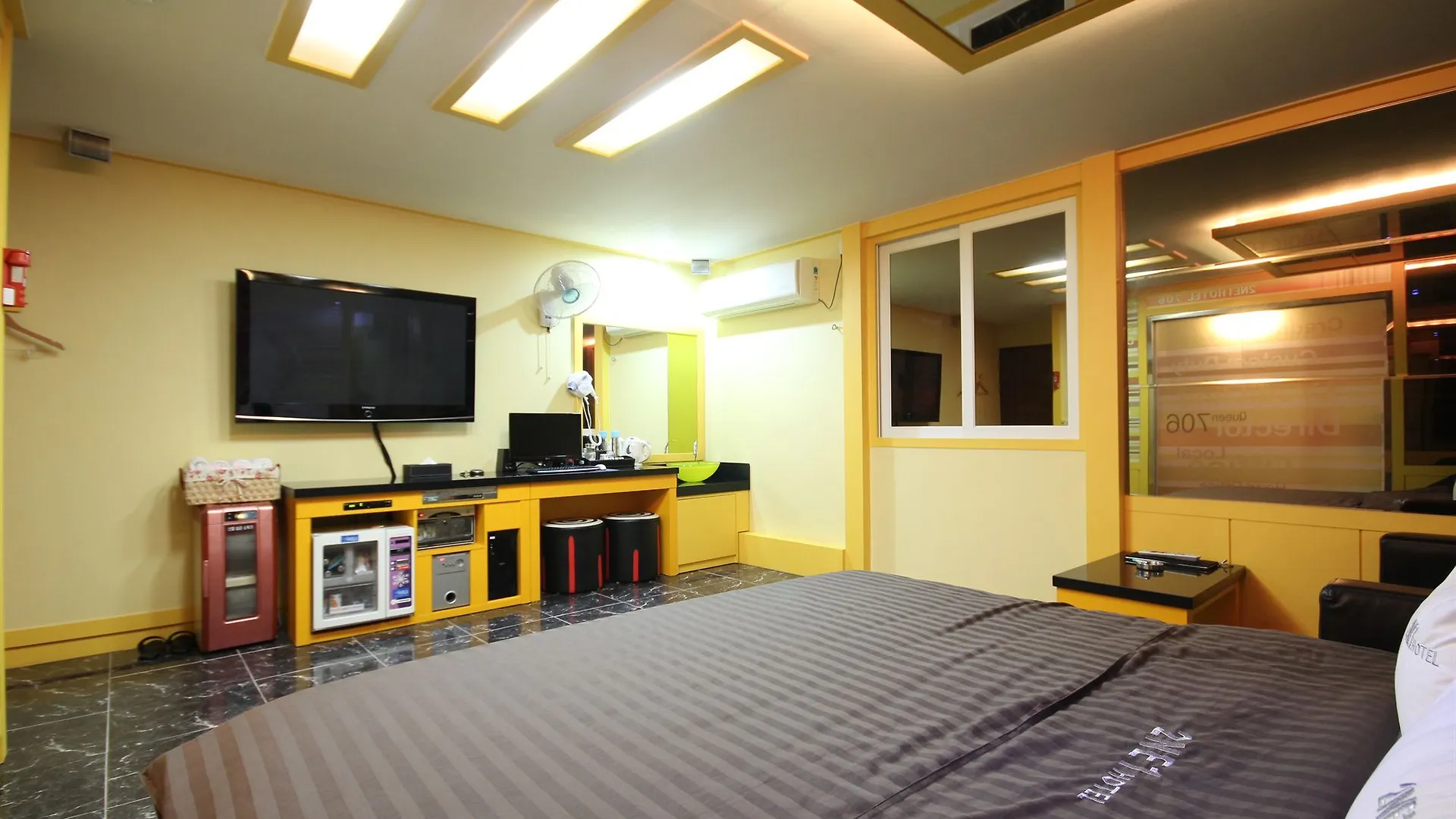 Hotel 2Ne1 Busan